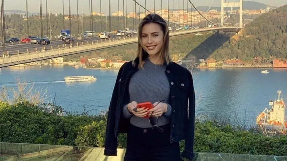 Serdar Ortaç’ın eski eşi Chloe Loughnan Kaan Kalyon ile aşk yaşadığı haberlerine böyle cevap verdi