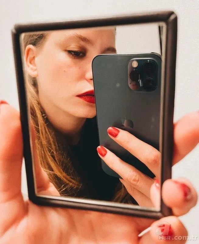 Serenay Sarıkaya korkunç saldırı sonrası ilk kez konuştu 11