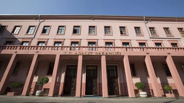 Adalet Bakanlığı 1200 Hakim ve Savcı alımı ilanı yayımlandı! Başvurular ne zaman, nereden yapılacak? Şartlar... - 1