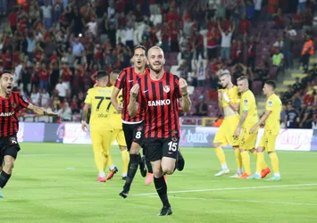 Gaziantep FK 1 attı 3 aldı