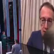 Canlı yayında neye uğradığını şaşırdı
