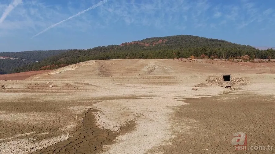 Bursa’da 60 milyon metreküp kapasiteli baraj tamamen kurudu! Sadece 50 günlük su kaldı 10