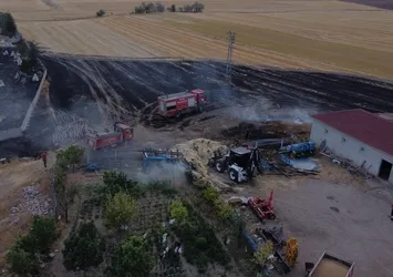 Çorum’da elektrik direğinden çıkan kıvılcımlar yangına yol açtı: 3 ayrı nokta yandı