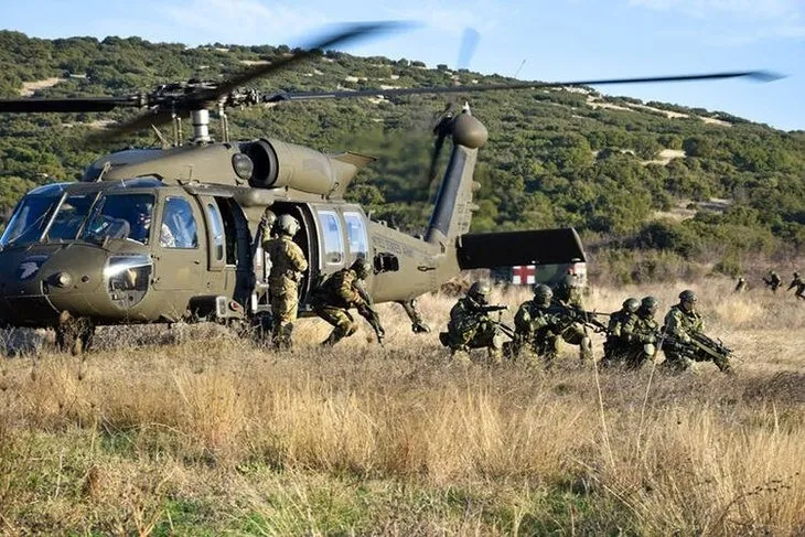 Son dakika: Yunanistan ateşle oynuyor! ABD özel kuvvetleriyle geldiler