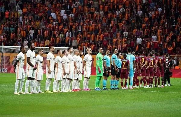 erman-toroglu-goztepenin-attigi-gol-ayakta-da-kafada-da-ofsayt-1632687865736.jpeg Erman Toroğlu'ndan Galatasaray - Göztepe maçındaki tartışmalı pozisyonla ilgili net yorum: Göztepe'nin golü ofsayt! - 1