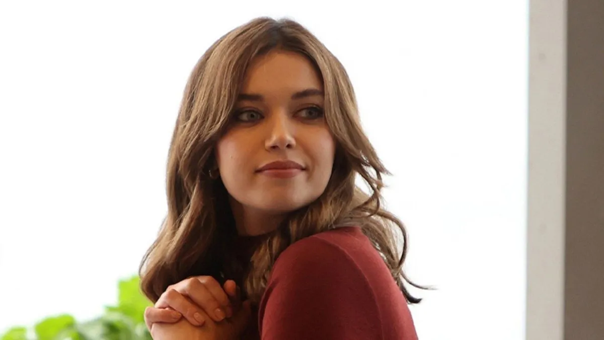 A.B.İ.’nin Çağla’sı Afra Saraçoğlu’nu hiç böyle görmediniz! Çocukluk kareleri mest etti