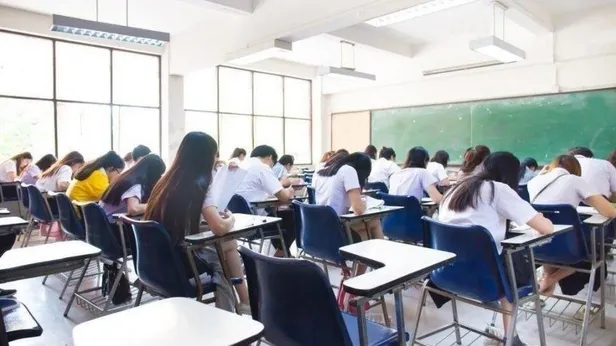 Deprem bölgesinde okullar ne zaman açılacak? 10 ilde okullar ayın kaçında açılacak? Bakan Özer açıkladı...