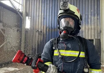 Uşak'ta yangın ormanlık alana sıçradı
