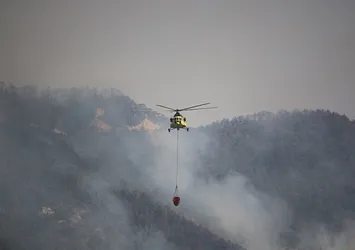 'Orman yangınlarına müdahale edilmiyor' yalanı çöktü! 27 uçak 105 helikopter 14 İHA görevde