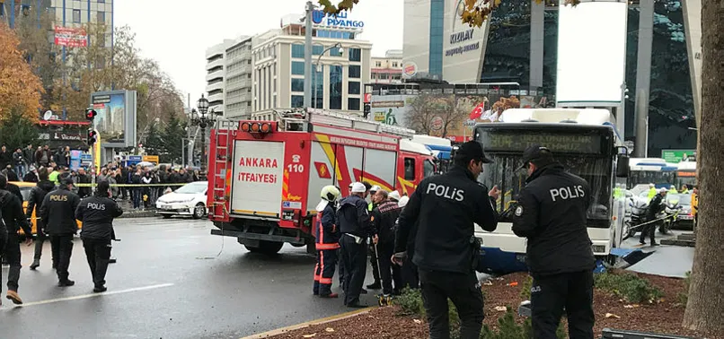 Ankara'da otobüs yayalara çarptı