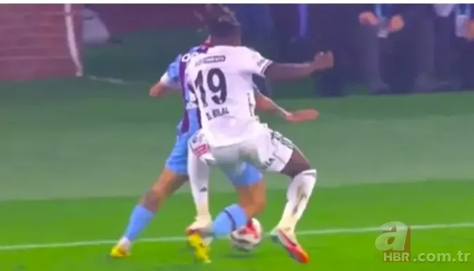 VAR kayıtları açıklandı! Trabzonspor-Beşiktaş derbisindeki kırmızı kartta ne konuşuldu? 16
