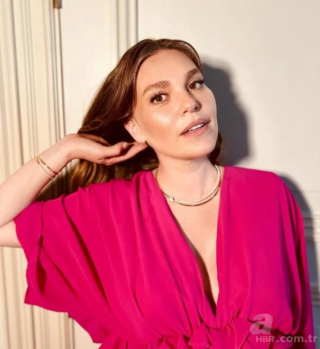 Aslı Enver'in minik kızı Elay'ın son haline bakın! Anne-kız deniz keyfinde! O görüntüler ilgi odağı oldu 1