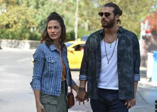 Demet Özdemir ile birlikte olan Can Yaman’dan olay yaratan paylaşım