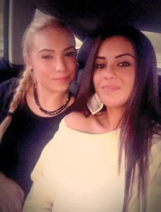 almanyada-8-milyon-euro-calarak-kayiplara-karismisti-vurguncu-yaseminin-izi-bulundu-1705380271743.jpeg Vurguncu Yasemin Gündoğan'ın izi bulundu! Almanya'da 8 milyon euro çalarak kayıplara karışmıştı! İspanyol dedektifler peşindeydi - 4