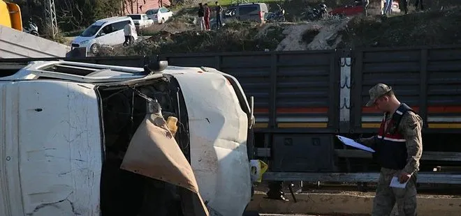 Hatay’da katliam gibi kaza! Tırla minibüs çarpıştı: Ölü ve yaralılar var
