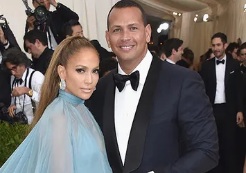 Jennifer Lopez aldatıldı mı?