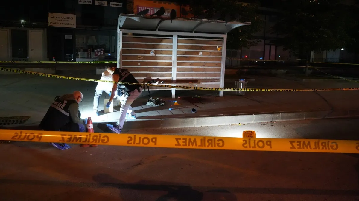 Samsun’da emekli polis otobüs durağında yaşamına son verdi!