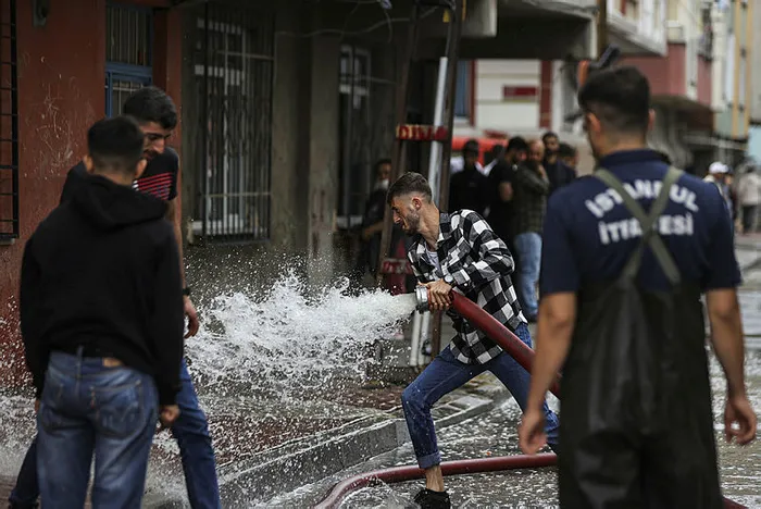 Sel sonrası İstanbul Valiliği duyurdu: Yardım ödemesi başladı