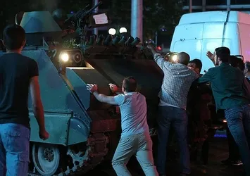 FETÖ'nün darbe girişimi 22 saatte bertaraf edildi