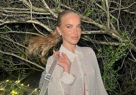 Burcu Esmersoy'un galerisi: 'Evimde boş duvar kalmadı'