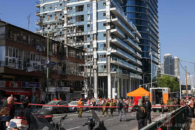 İran'dan İsrail'e füzeli saldırı! Demir Kubbe'yi aşan füzeler İsrail'de yıkıma yol açtı 4