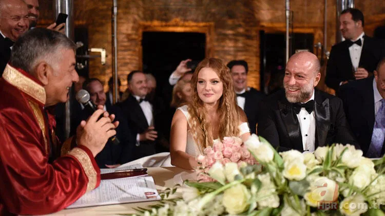 Naz Elmas Erol Özmandıracı ile görkemli düğünle evlendi 1