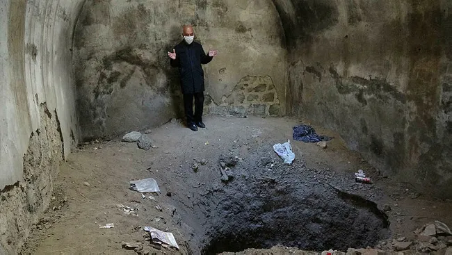 Erzurum'da 160 yıllık topçu kulesi definecilerin saldırısına uğradı - 3