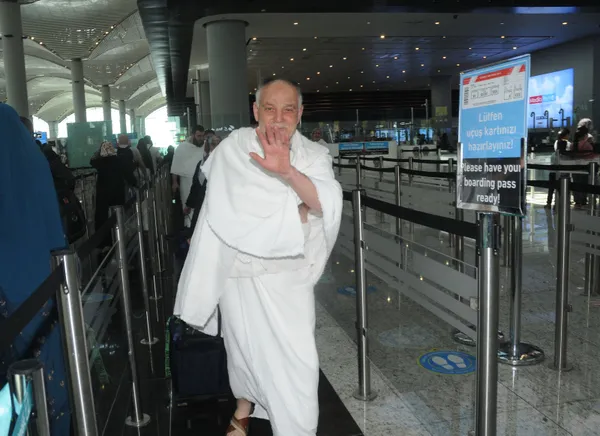 Vatandaşların umre heyecanı! 2 yıl sonra kutsal topraklara yolculuk