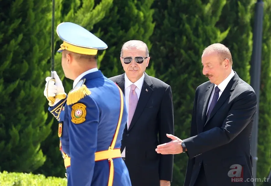 Başkan Erdoğan Azerbaycan'da Aliyev tarafından resmi törenle karşılandı 16