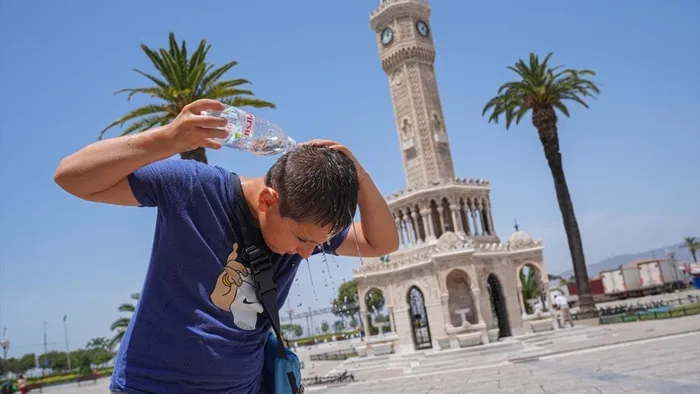 1722063144379.jpeg Yurt genelinde sıcaklıklar düşüyor! İstanbul güne sağanakla uyandı | Yağışlar devam edecek mi? İşte detaylar... - 6