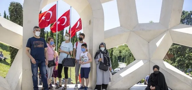 Halk 15 Temmuz Şehitler Anıtı’na akın etti