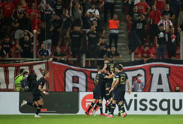 Fenerbahçe’nin grubunda Olympiakos Royal Antwerp’i 2-1 yendi