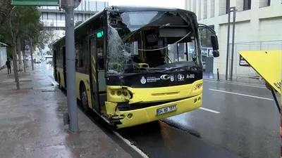 Beşiktaş’ta iki İETT otobüsü birbirine çarptı!