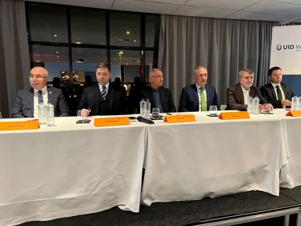 Başkan Erdoğan Hollanda’daki Türklere telefonla hitap etti: 14 Mayıs’ta dünyaya çok önemli mesajlar vereceksiniz