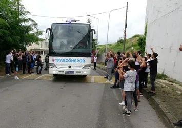 Trabzonspor taraftar moraliyle Denizli'ye gitti