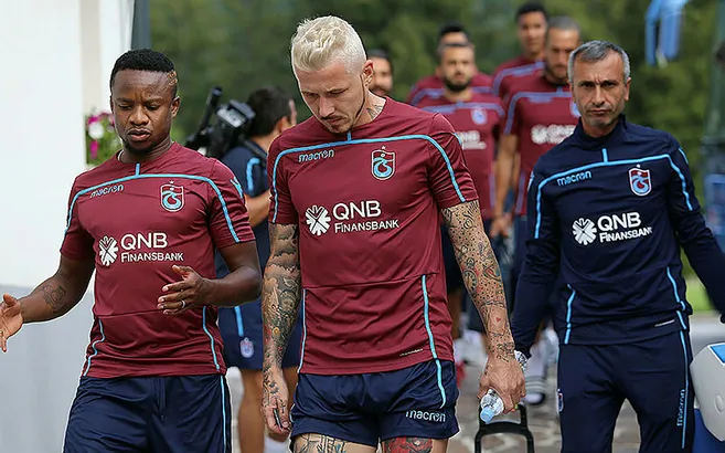 Kucka Trabzonspor'dan ayrılıyor