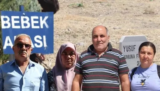 manisali-2-aile-senelerdir-evlat-acisi-yasiyor-bebeginiz-oldu-gelin-alin-harekete-gectiler-1663833560056.jpg Manisalı 2 aile senelerdir evlat acısı yaşıyor! “Bebeğiniz öldü gelin alın” Harekete geçtiler - 1