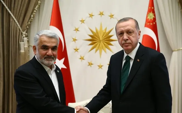 huda-par-genel-baskani-zekeriya-yapicioglundan-iddialara-yanit-pinokyo-ozgur-ozel-gibi-konussaydi-burnu-burada-1684507725223.jpg HÜDA PAR Genel Başkanı Zekeriya Yapıcıoğlu: Pinokyo, Özgür Özel gibi konuşsaydı burnu buradan Ankara'ya kadar uzardı - 1