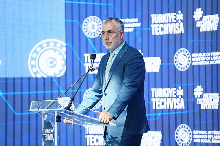 teknoloji-ve-etkilesim-merkezi-turkiye-bakan-kacir-dunyanin-7-kitasiyla-1726490878282.jpg Teknoloji ve etkileşim merkezi Türkiye! Bakan Kacır: Dünyanın 7 kıtasıyla... - 2
