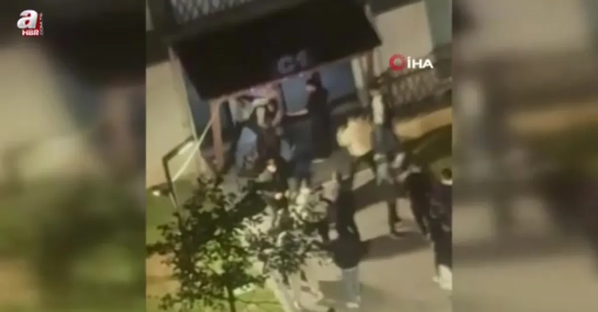 Esenyurt’ta gençler birbirine girdi