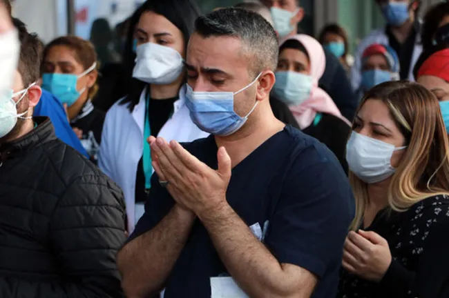 Adana’da koronavirüsten hayatını kaybeden doktorun annesi: Oğlum sıra sende değil bizdeydi - 2