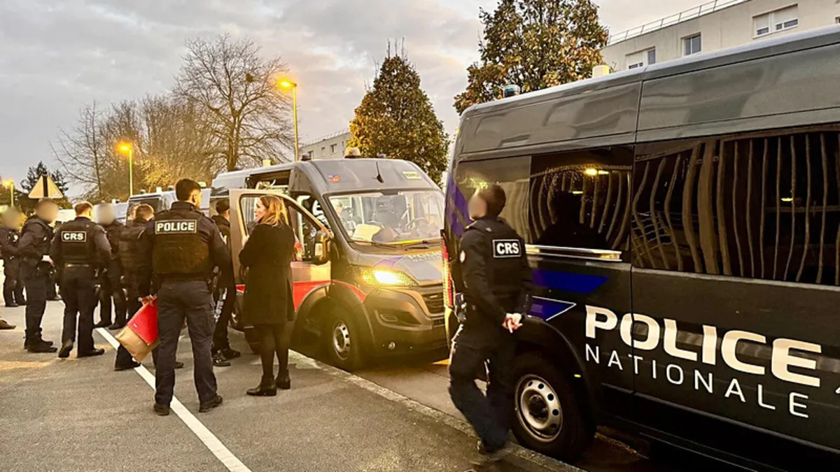 Fransa'da okulda bıçaklı saldırı: 1 ölü, 3 yaralı