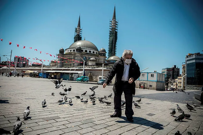 Son dakika: Aşı olana sokak serbest! Kademeli normal hayata geçiş 65 yaş üstü vatandaşları sevindirdi - 4