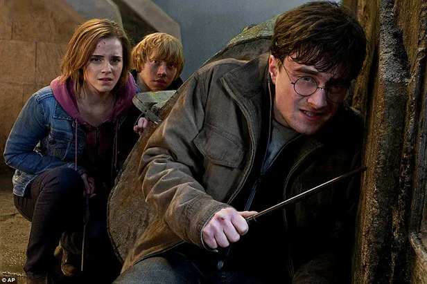 harry-potter-hayranlari-sevincten-havalara-ucacak-9-yeni-filmi-gelecek-mi-harry-potter-serisi-devam-edecek-mi-1667633799364.jpg Harry Potter hayranları sevinçten havalara uçacak! 9. yeni filmi gelecek mi? Harry Potter serisi devam edecek mi? - 4