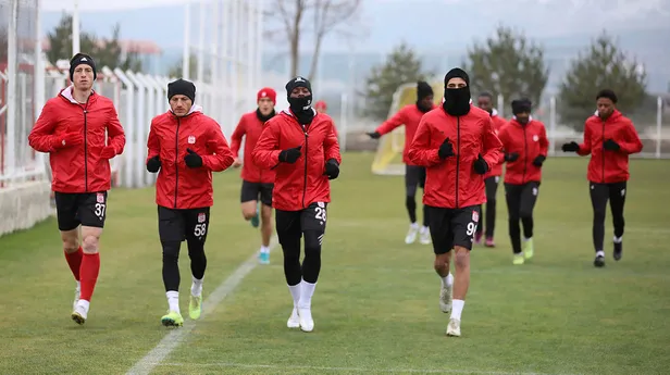 sivasspor-galatasaray-maci-ne-zaman-hangi-gun-2022-stsl-16-hafta-sivasspor-gs-maci-saat-kacta-1672216322376.jpg Sivasspor Galatasaray maçı ne zaman, hangi gün? 2022 STSL 16. hafta Sivasspor GS maçı saat kaçta? - 2