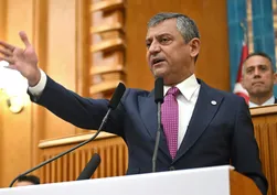 Özgür Özel gözünü CHP'nin üyelerine dikti: "Yeni CHP biziz" algısı için düğmeye basıldı! Hedef 1.5 milyon üyeyi safına çekmek