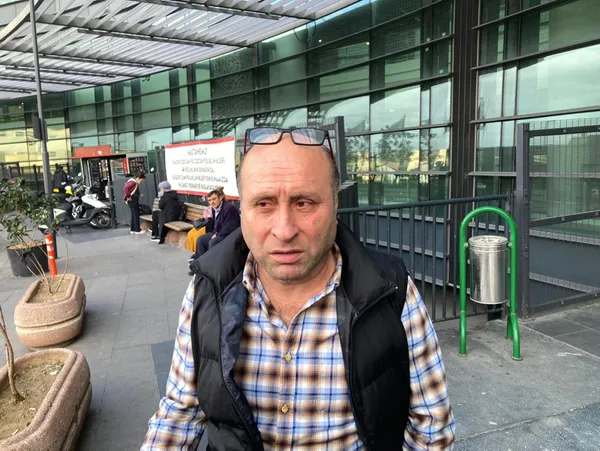 istiklal-caddesindeki-patlamada-agir-yaralanan-ulker-kilic-kafasinda-sarapnel-parcasiyla-yasiyor-1668751455083.jpg İstiklal Caddesi’ndeki patlamada ağır yaralanan Ülker Kılıç kafasında şarapnel parçasıyla yaşıyor - 2