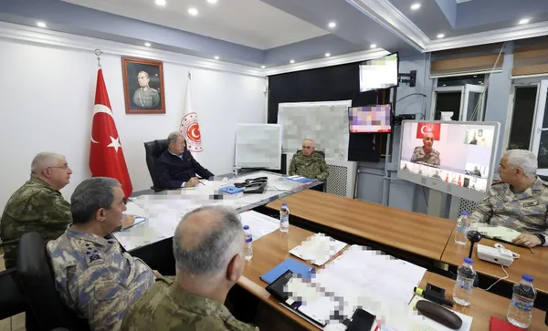 Son dakika: Milli Savunma Bakanı Hulusi Akar’dan Pençe-Kilit açıklaması: Etkisiz hale getirilen terörist sayısı 100’ü geçti