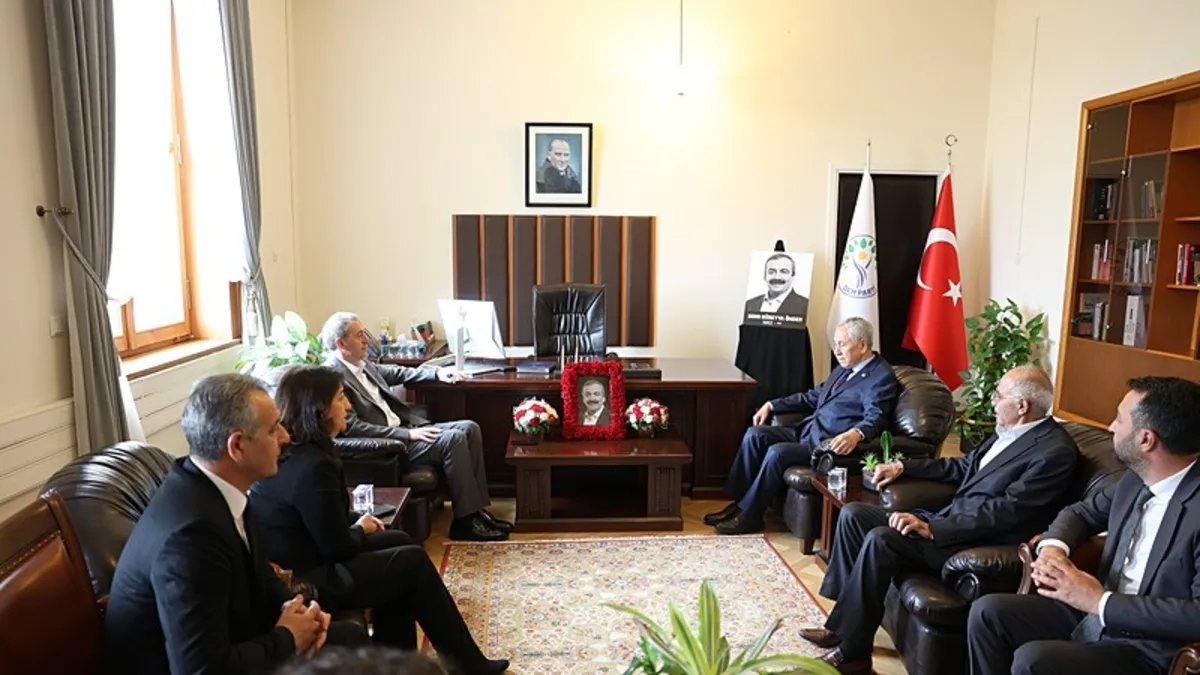 DEM Parti Sırrı Süreyya Önder için taziyeleri kabul etti