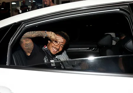 Yüzlerce taraftar havalimanına akın etti! Dele Alli İstanbul'da! Ünlü futbolcu ilgi karşısında hayatının şokunu yaşadı